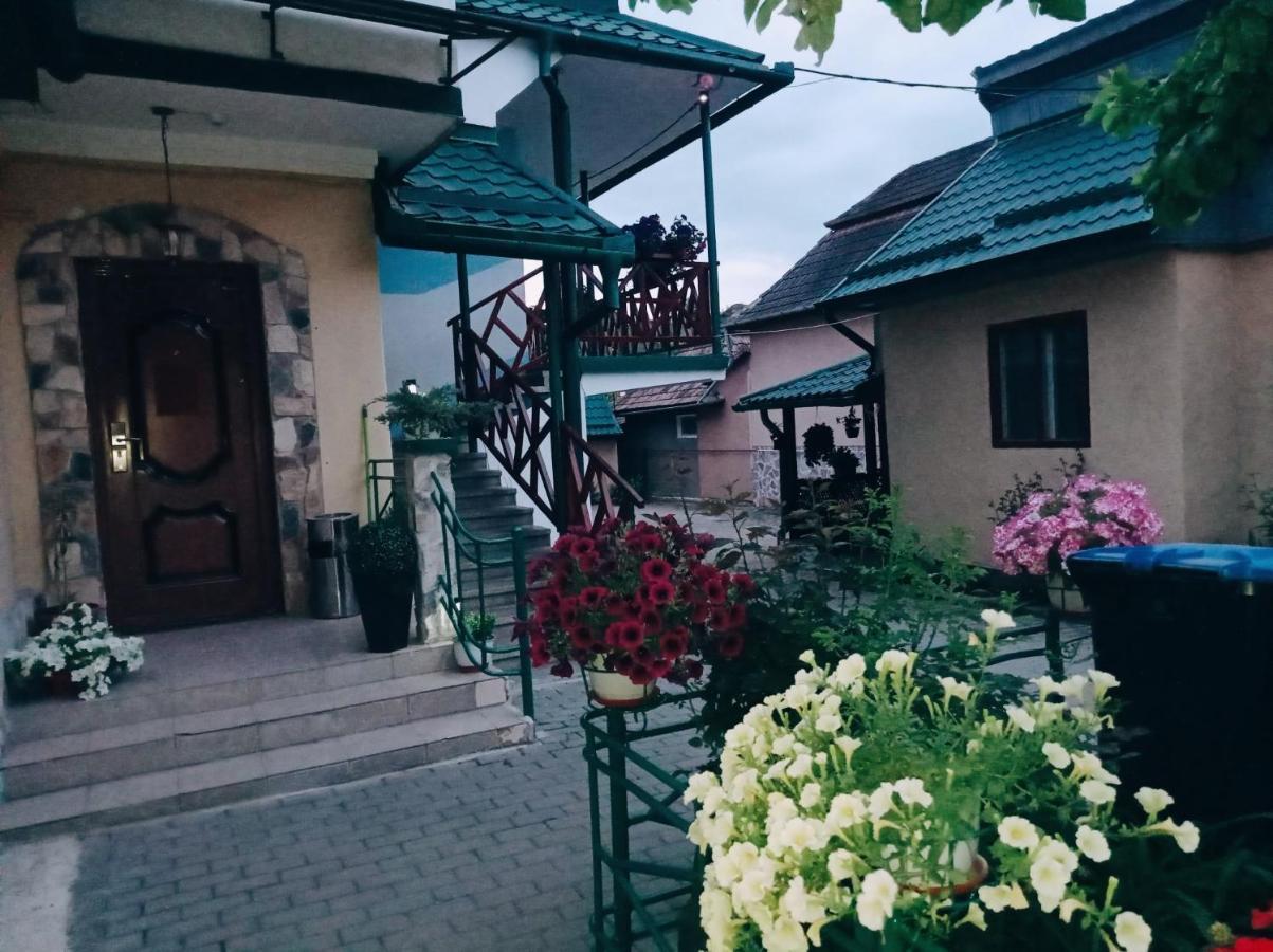 Casa Vinco Vici Turda Exterior foto